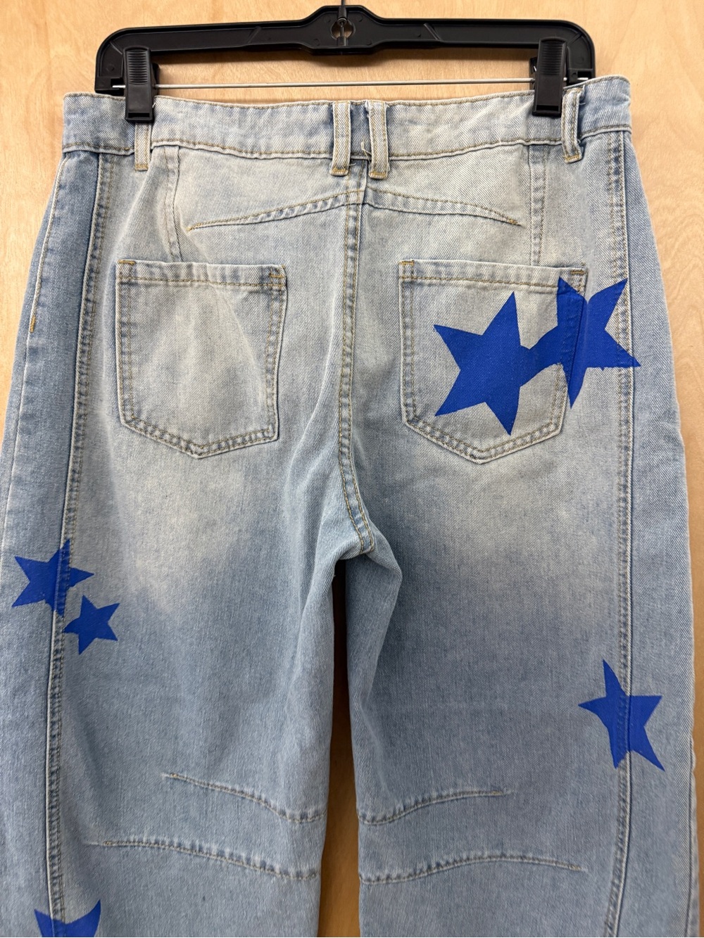 Boutique Light Wash Blue Printed Star Barrel Jeans Rounded Leg High Rise Sz M /L - Picture 8 of 14